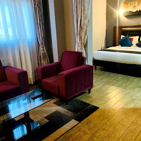 La Rochelle Hotel Yaoundé Esterno foto