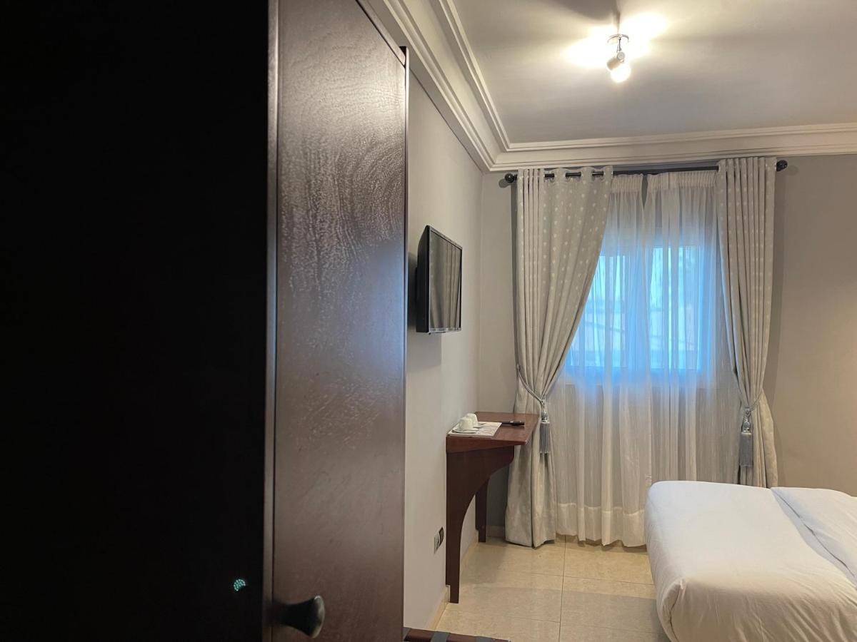 La Rochelle Hotel Yaoundé Esterno foto
