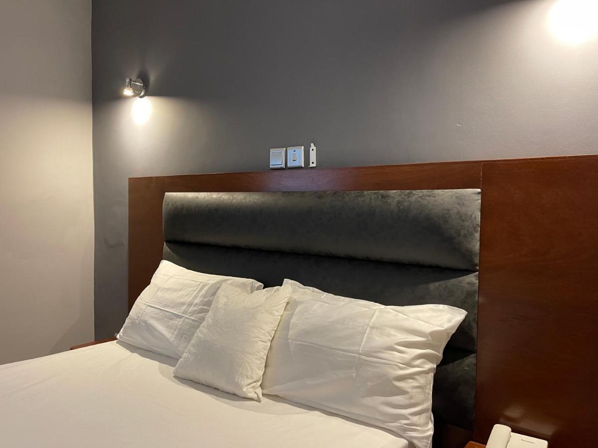 La Rochelle Hotel Yaoundé Esterno foto