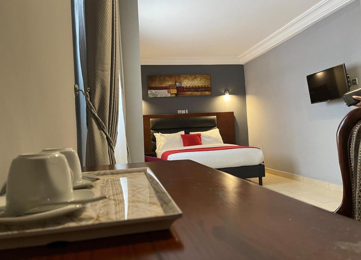 La Rochelle Hotel Yaoundé Esterno foto