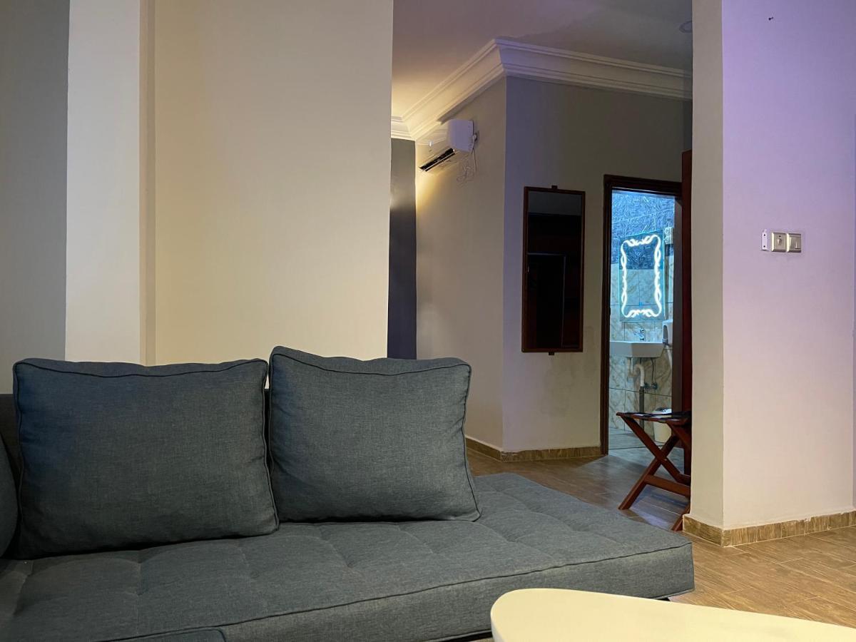 La Rochelle Hotel Yaoundé Esterno foto