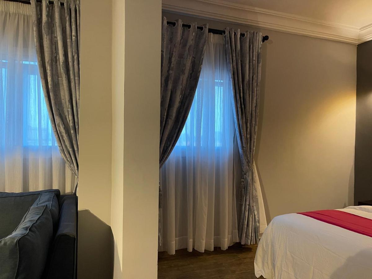 La Rochelle Hotel Yaoundé Esterno foto