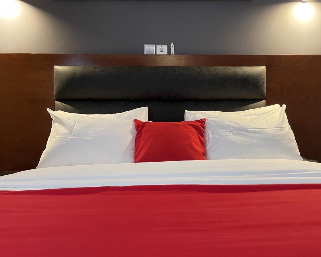 La Rochelle Hotel Yaoundé Esterno foto
