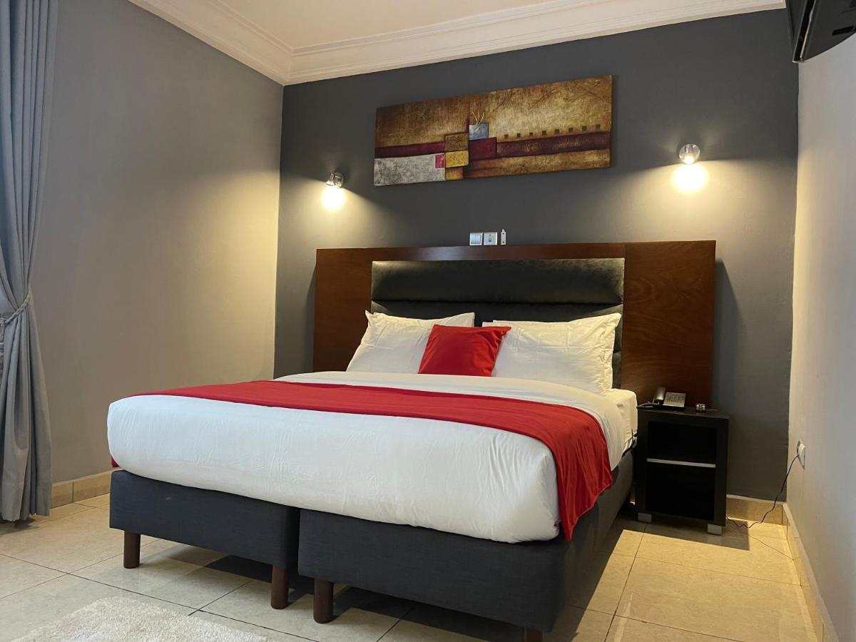 La Rochelle Hotel Yaoundé Esterno foto