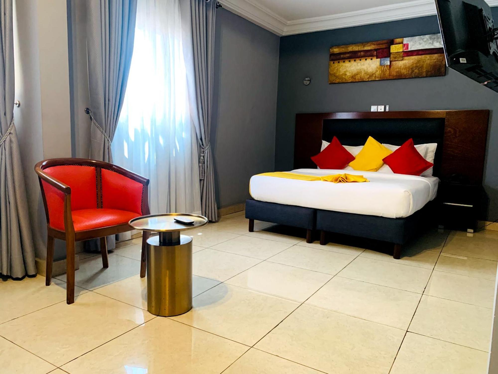 La Rochelle Hotel Yaoundé Esterno foto